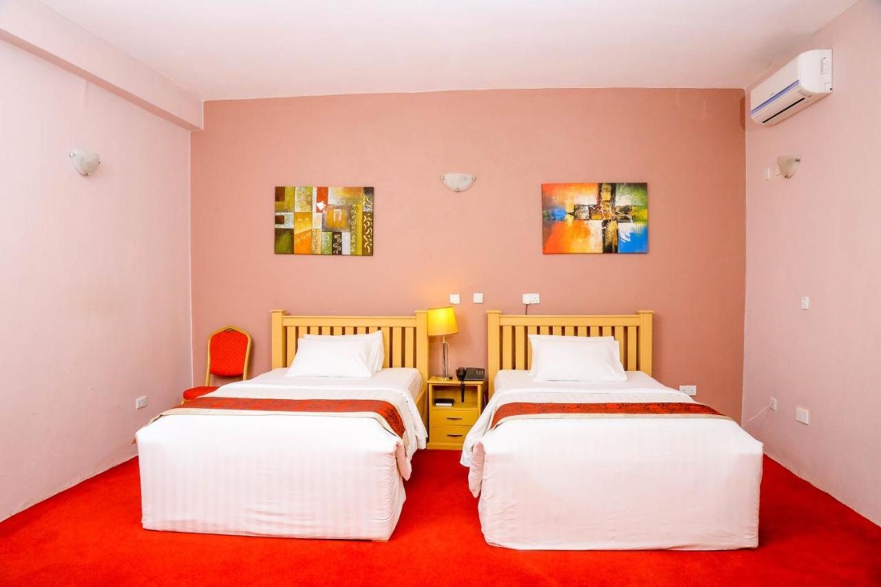 Hotel 7 Seasons Entebbe Bagian luar foto