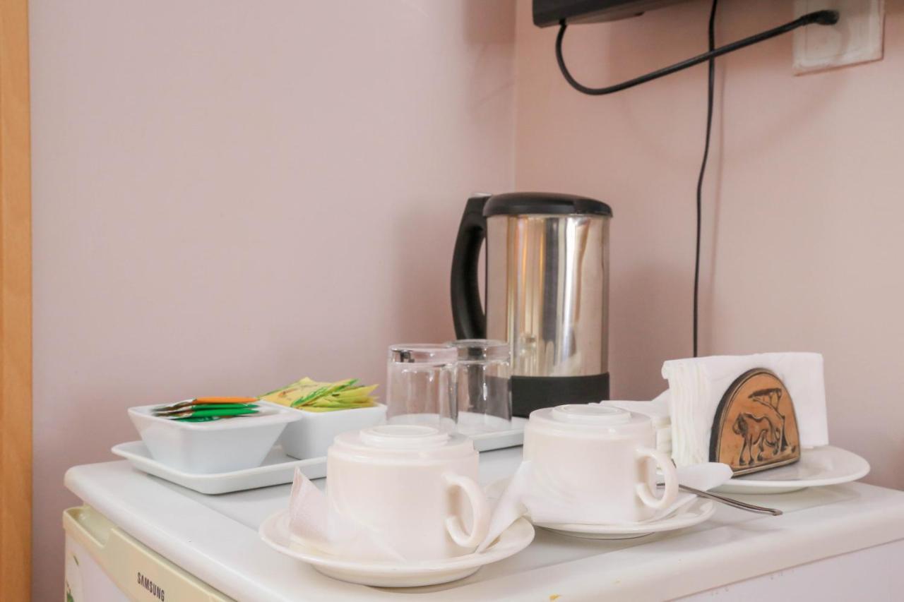 Hotel 7 Seasons Entebbe Bagian luar foto