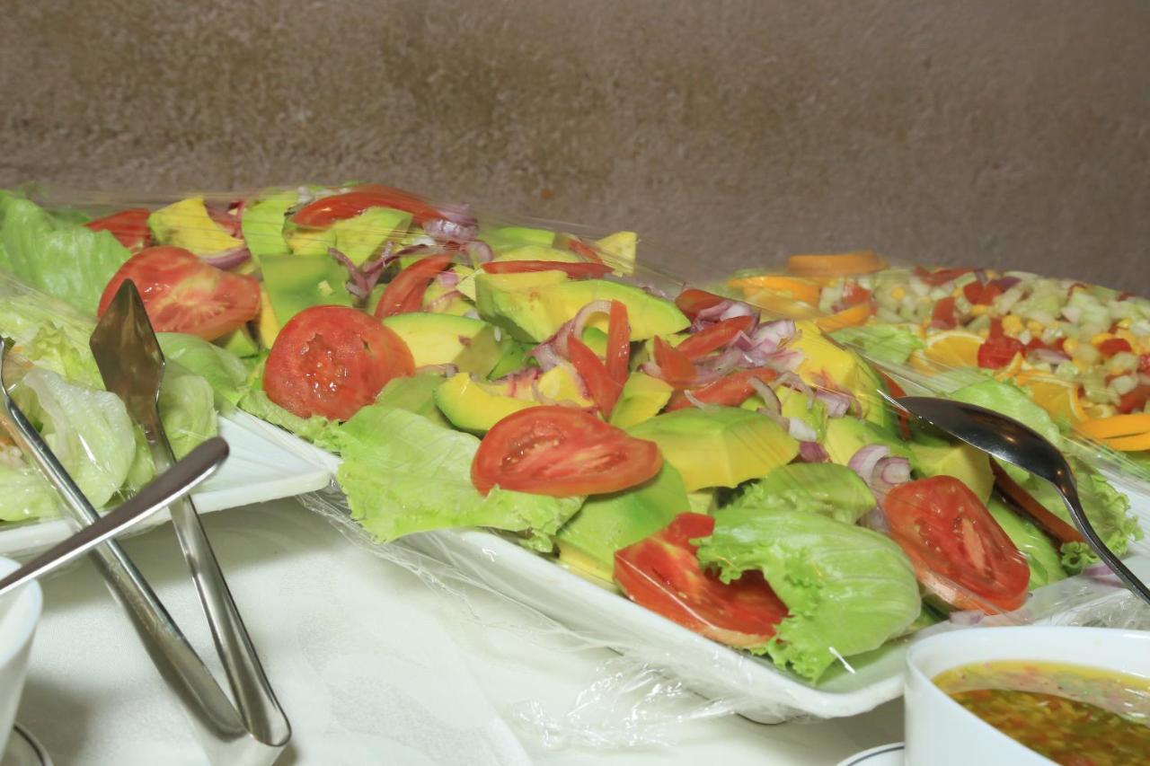 Hotel 7 Seasons Entebbe Bagian luar foto